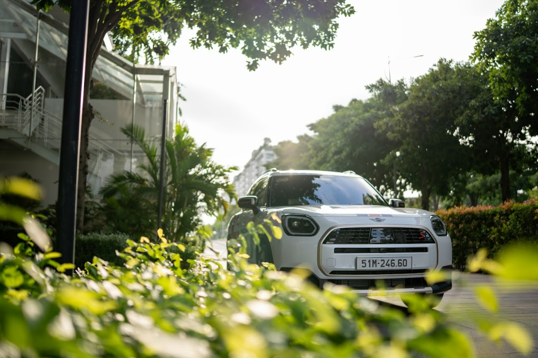 SẠC TẬN NHÀ, LƯỚT 405KM: TRẢI NGHIỆM MINI THUẦN ĐIỆN KHÔNG GIỚI HẠN